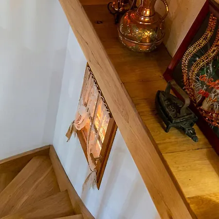 2 Bedroom Gorgeous In Ла-Мален